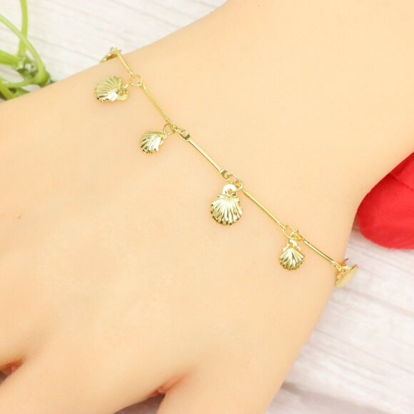 "Trendy Handmade Bracelet – A Thoughtful Gift for Girls & Women | UNVRC1119 - Picture 1 of 10